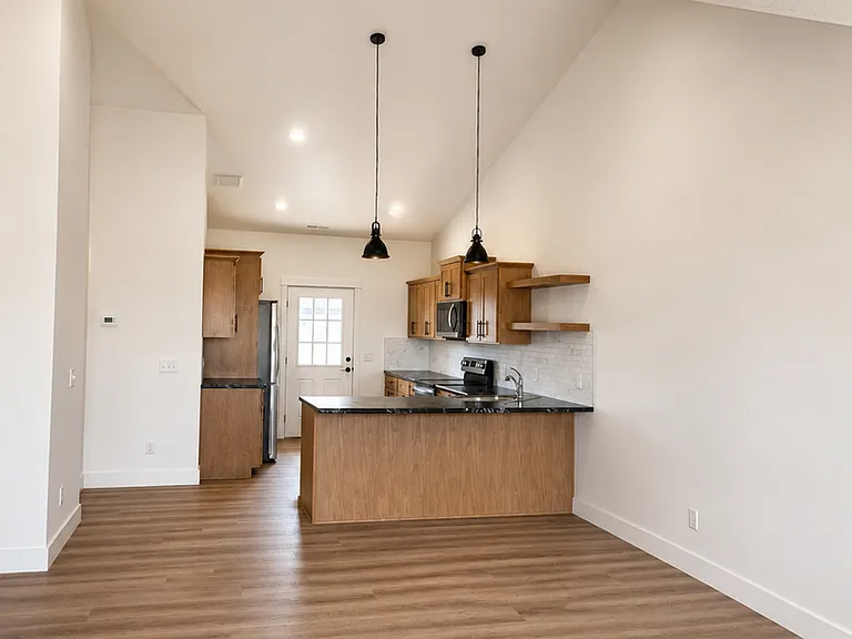 6306-6308 Decker Ln — Photo 24