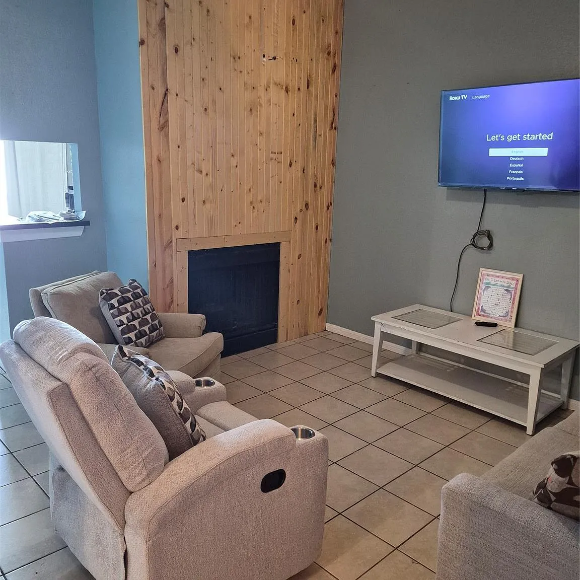 2 bed, 1.0 bath, 773 sqft, $1,275 — Photo 2