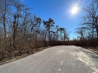 Waverly Rd, Shirley, NY 11967