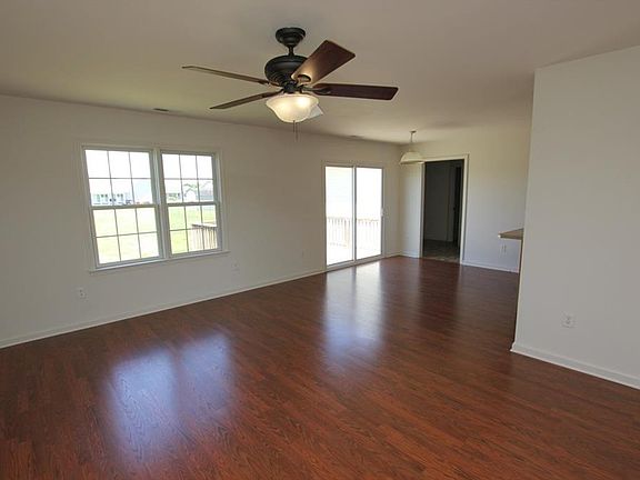 3rd image of 313 Clearbrooke Blvd