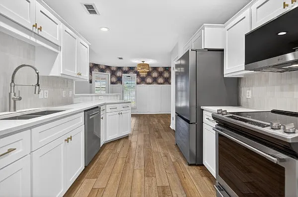 13905 Hawksnest Bay Dr — Photo 7