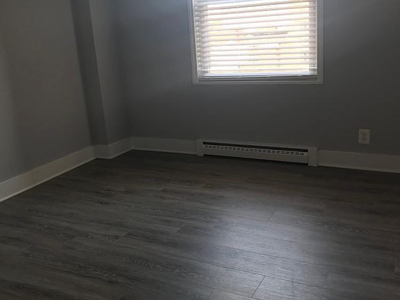 HOME OFFICE OR 2ND BEDROOM