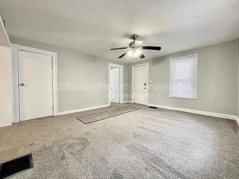 1011 Quarry Ave NW — Photo 7