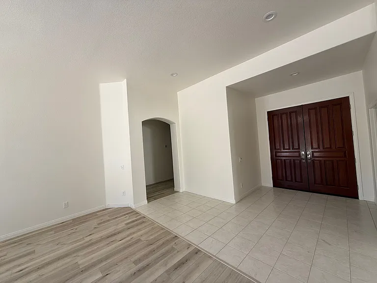557 Plaza Del Cid — Photo 10