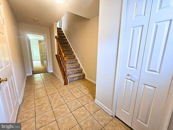 2nd image of 303 Dundee Pl