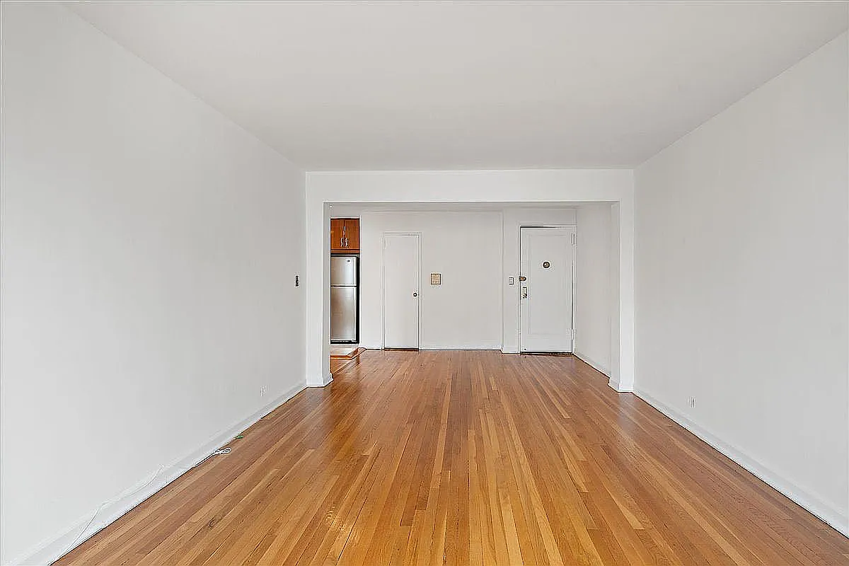 325 East 201st Street - 5F — Photo 3