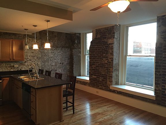 3rd image of 122 S Gay St APT B101