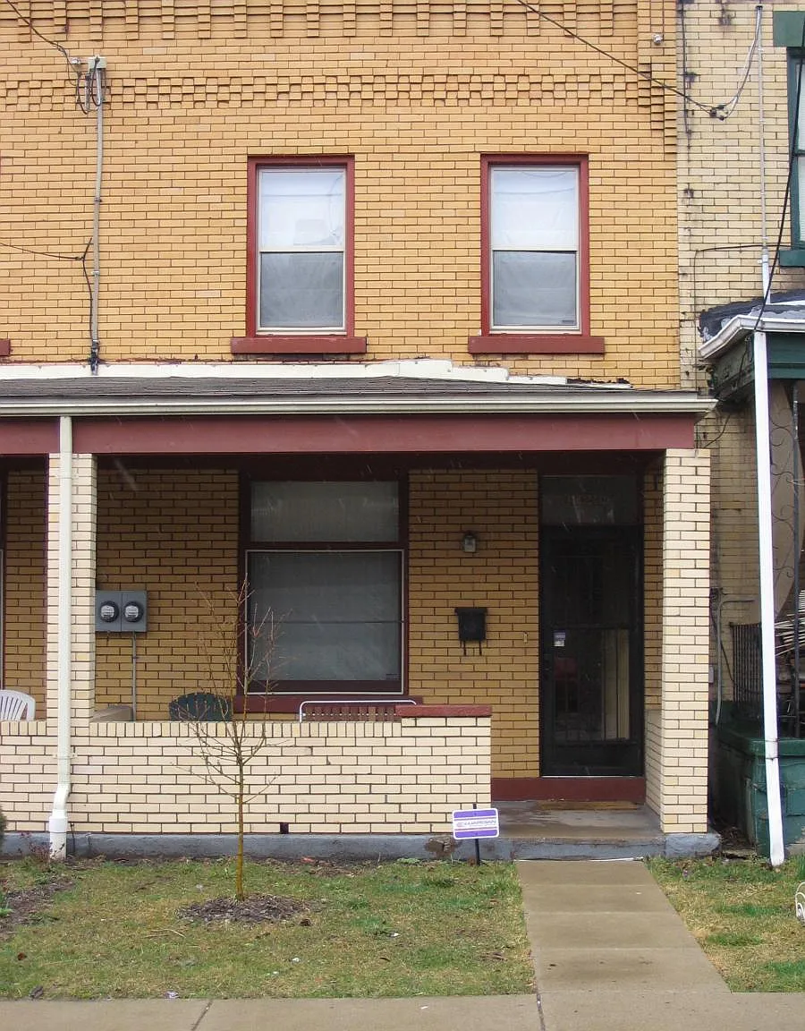 3229 1/2 Ward Street — Photo 1