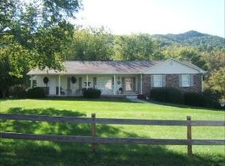 11 Village Ln, Daleville, VA 24083