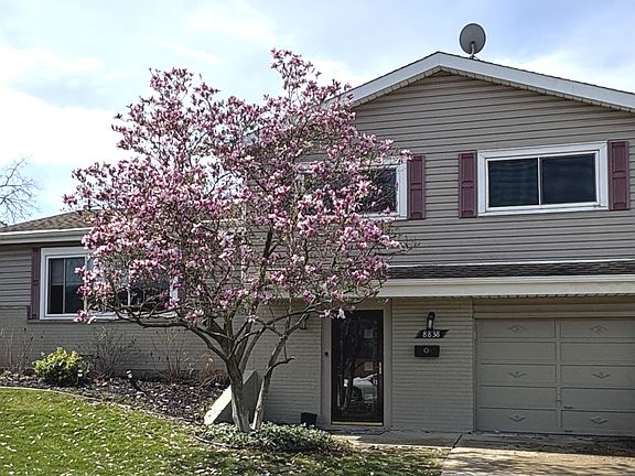 3rd image of 8838 Oakwood Dr