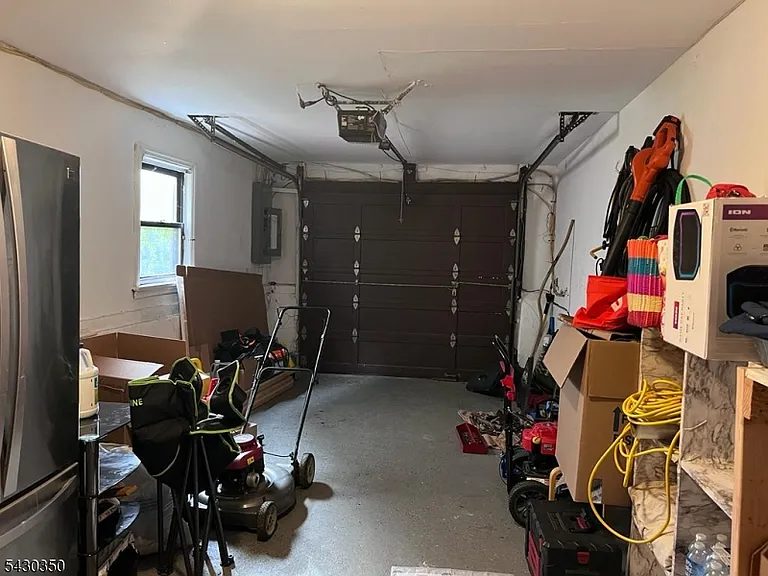 301 W Elm St — Photo 17