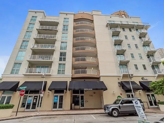 7280 SW 90th St #E201 — Photo 1