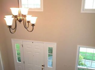 369 Barn Swallow Ln, Vernon Hills, IL 60061