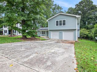 642 Rockborough Dr, Stone Mountain, GA 30083
