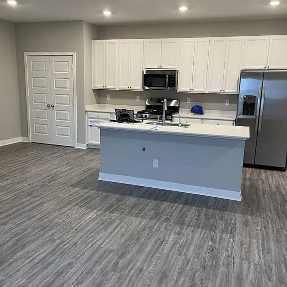 2076 Rowena Ln — Photo 10