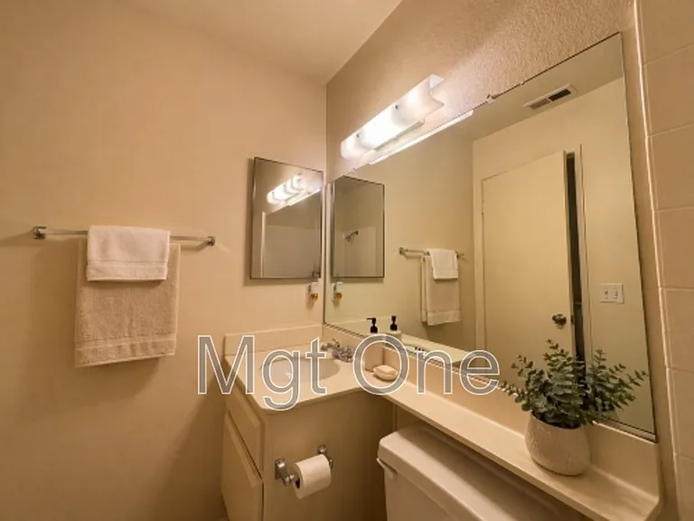 12780 Pan Am Blvd — Photo 17