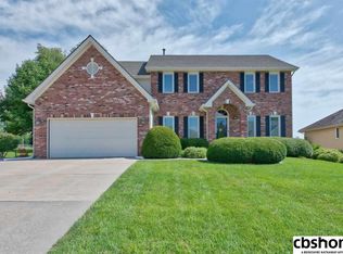 1233 Limerick Rd, Papillion, NE 68046
