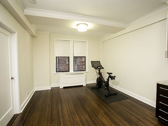 3rd image of 210 W 70th St APT 410