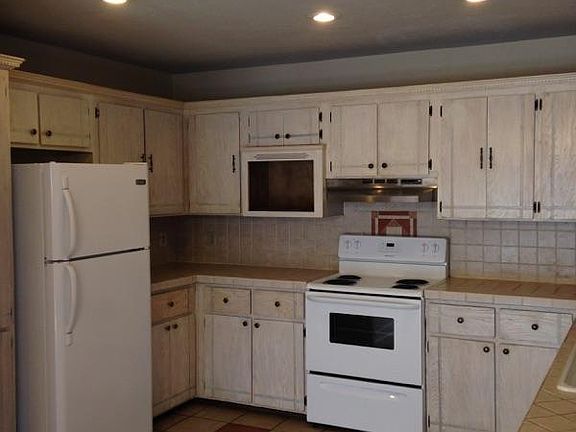 5th image of 4017 NW Ozmun Ave