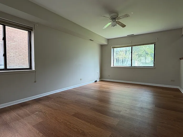 27W106 Cooley Ave — Photo 3