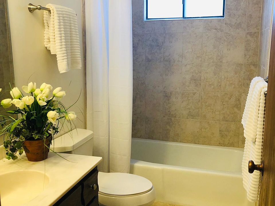 1st image of 1060 W Kane St #6
