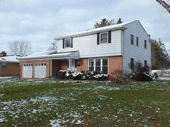 3rd image of 631 Russwood St NE