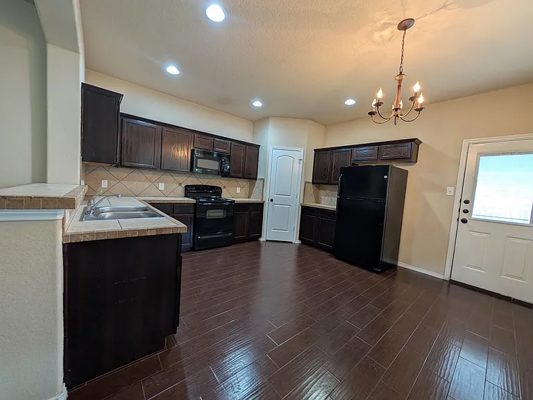 1028 Brown Rock Dr — Photo 11