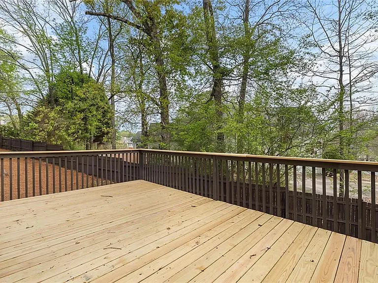 111 Planterra Way — Photo 36