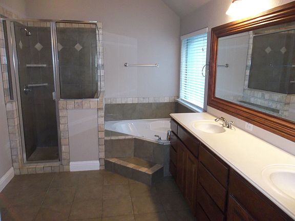 5th image of 118 Muirfield Dr