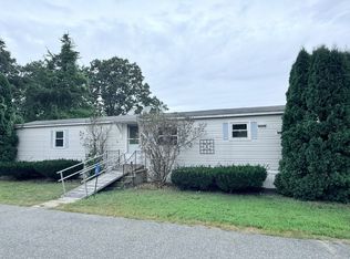 9 Sunshine Ter, North Grosvenordale, CT 06255
