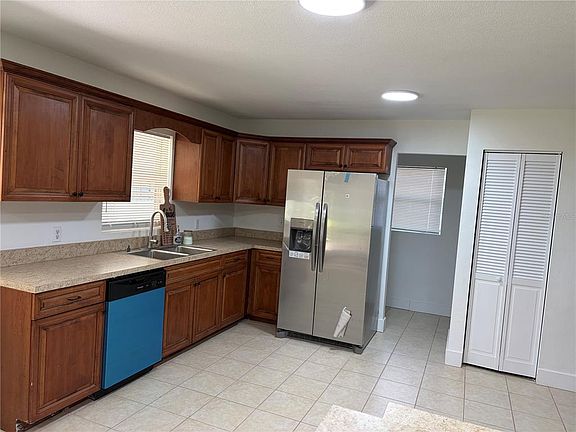 3rd image of 4651 SE 135TH PLACE
