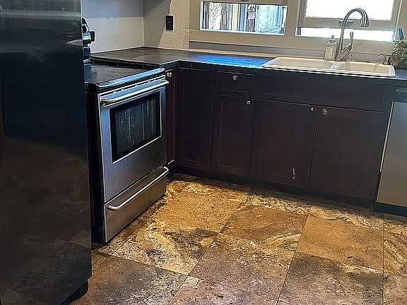 2nd image of 530 NW Georgia Ave
