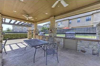 5th image of 1101 Parmer Ln APT 134