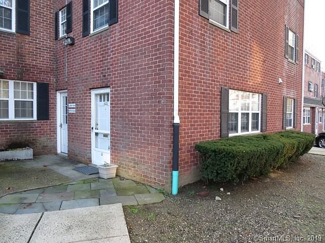 1st image of 1858 Summer St #1858