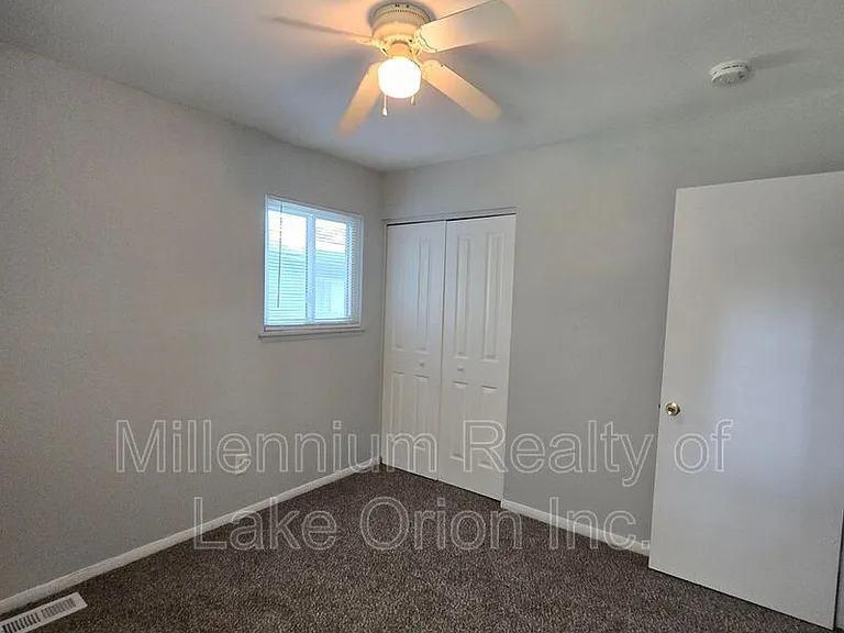 749 Stanley Ave — Photo 13