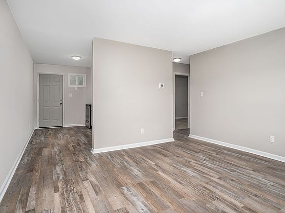5th image of 4301-4331 Layola Ave #4317