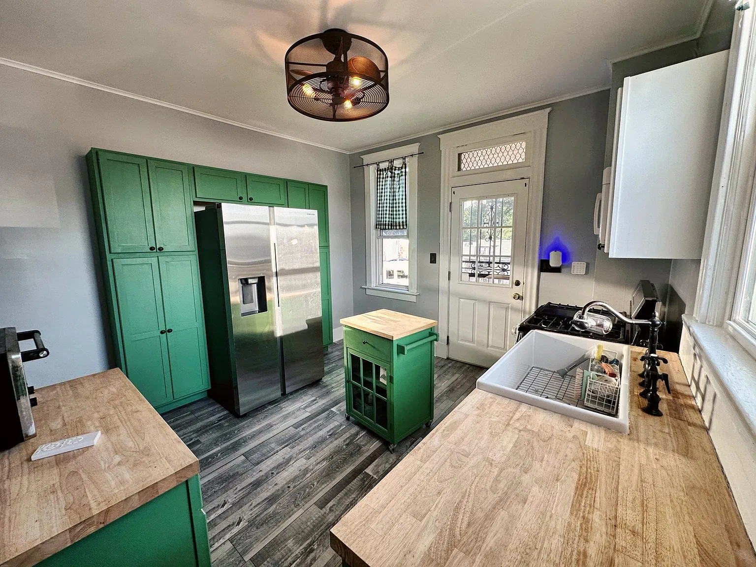 3 bed, 1397 sqft, $2,200 — Photo 3