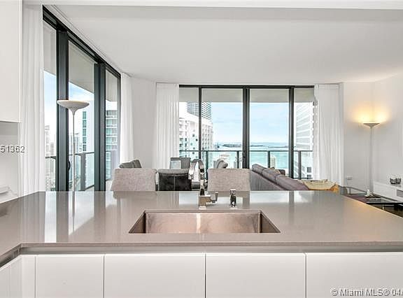 5th image of 68 SE 6th St APT 3311