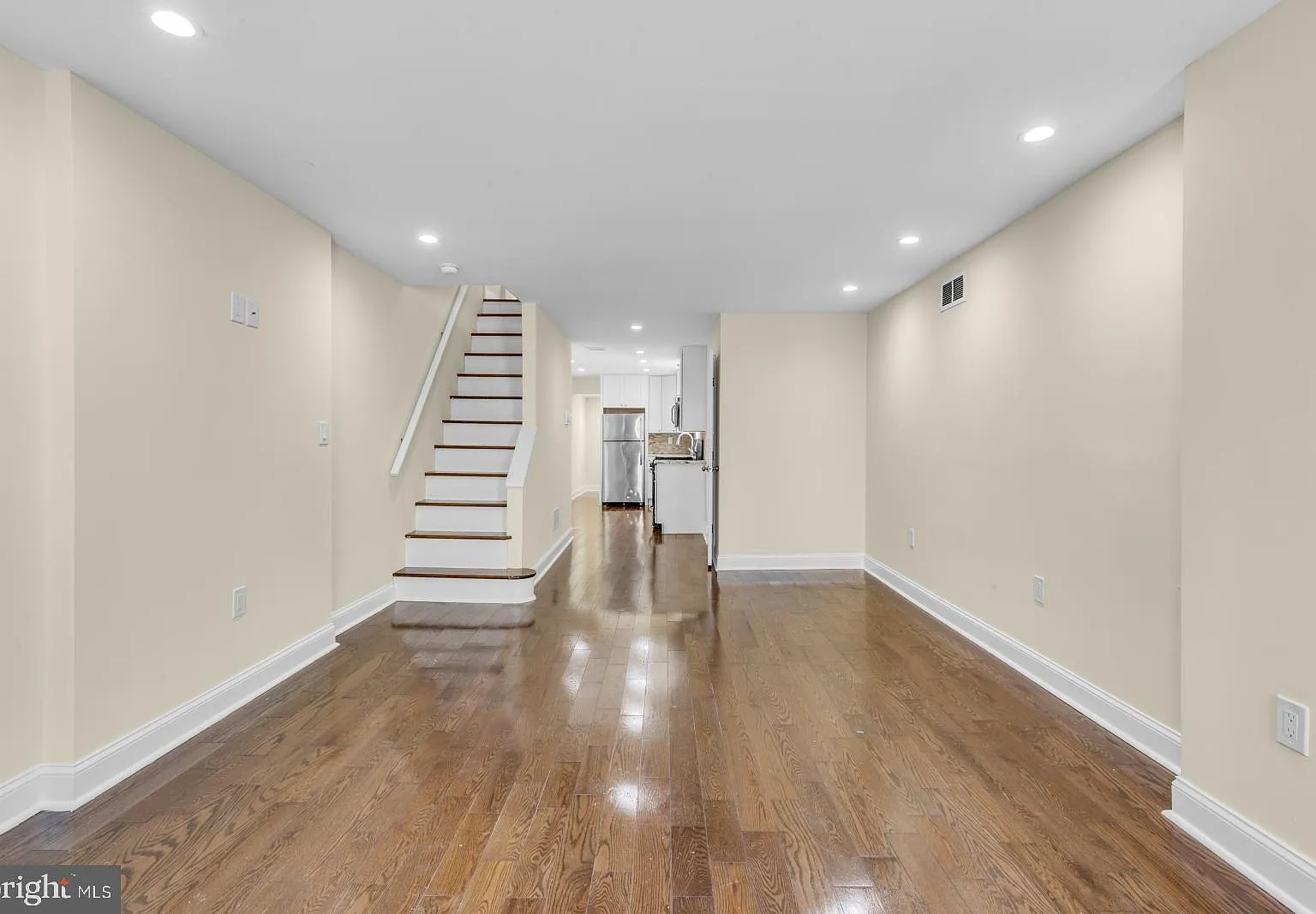 2 bed, 1.5 bath, 1204 sqft, $1,750 — Photo 3