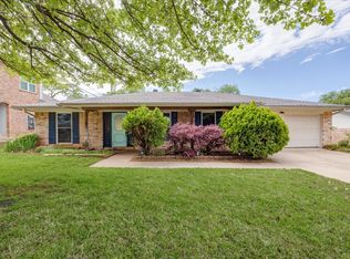 2501 Summit View Dr, Bedford, TX 76021