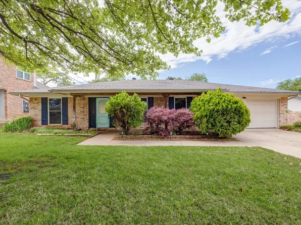 2501 Summit View Dr, Bedford, TX 76021