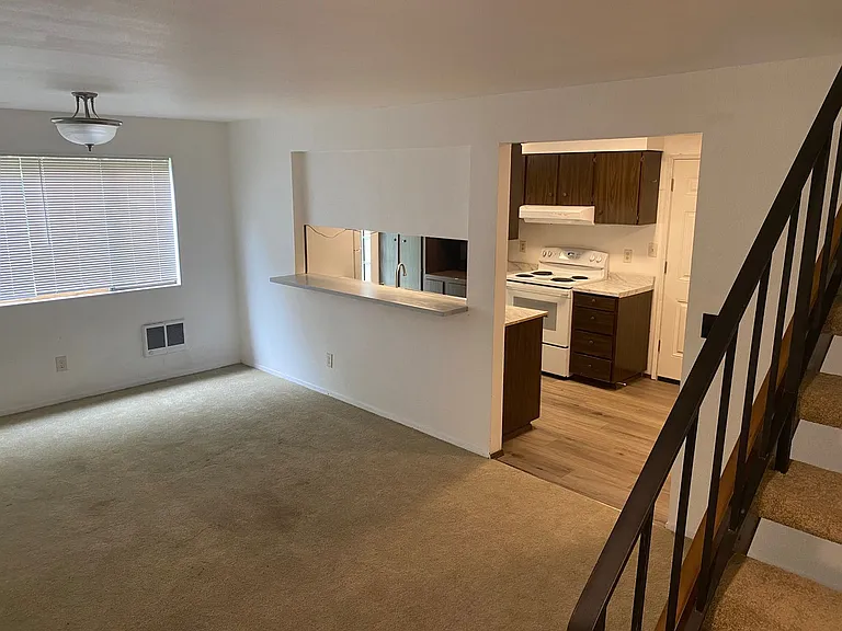 237 S Woodhill Ave — Photo 1