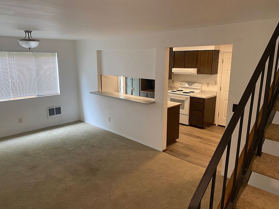 1st image of 237 Woodhill Ave S #1