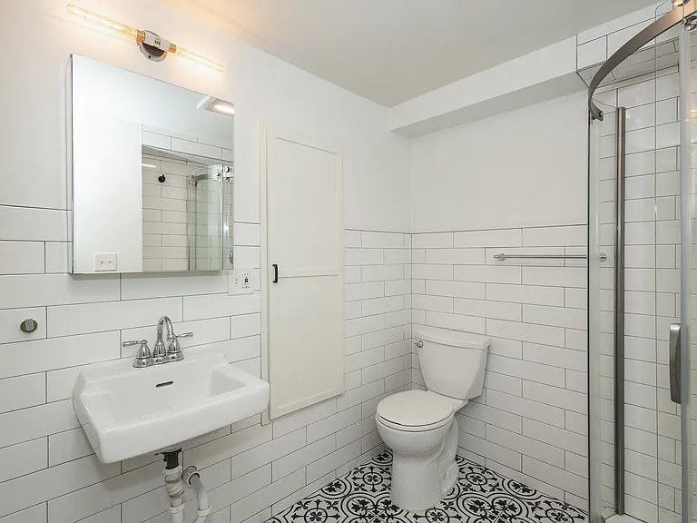 1400 N Detroit St — Photo 11