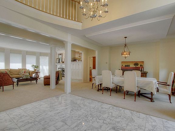 Open floor plan!