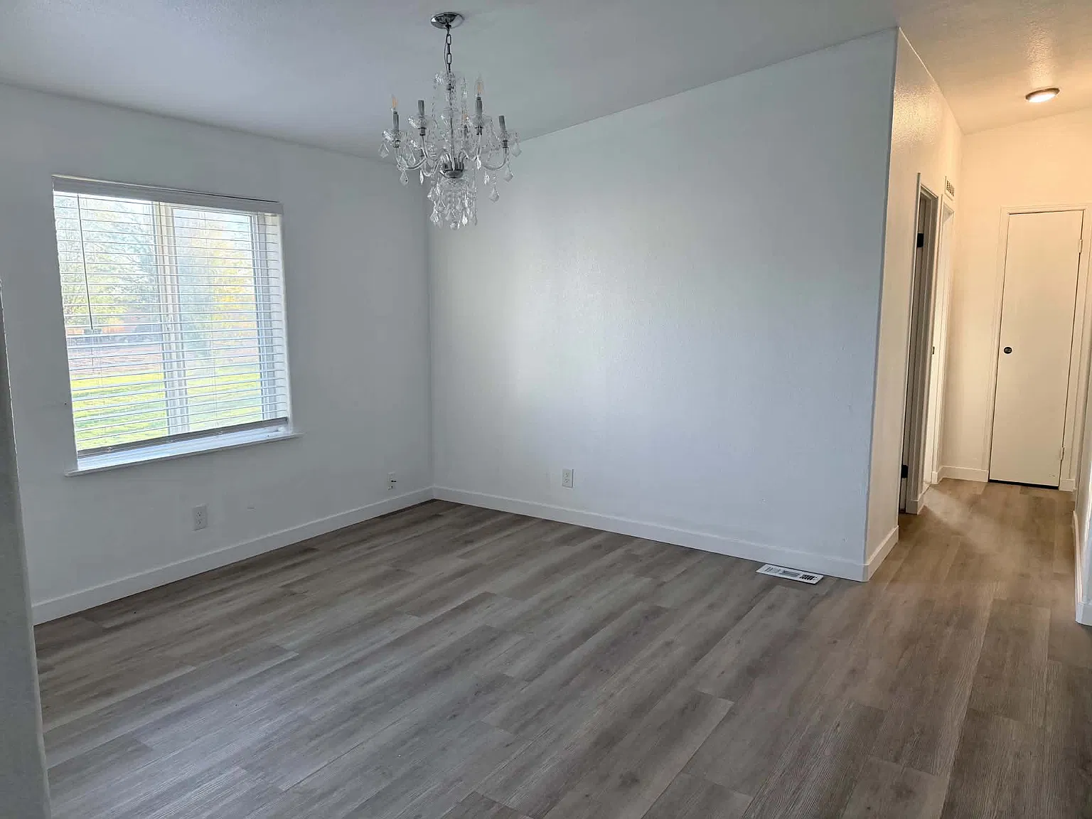 3 bed, 1400 sqft, $2,000 — Photo 2