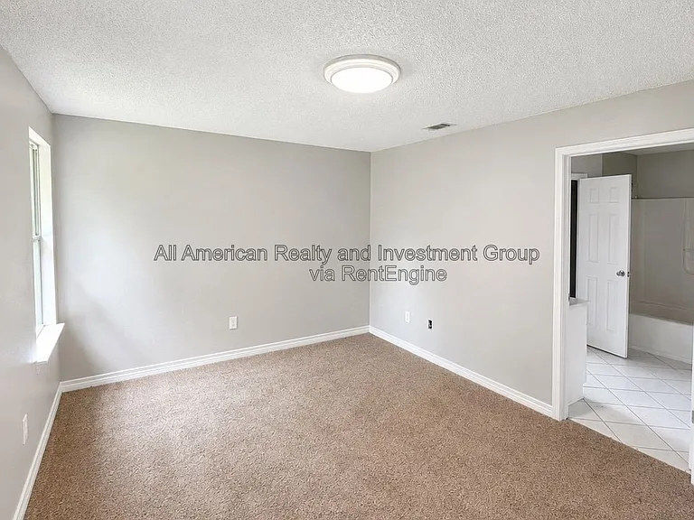 216 Lustan Dr — Photo 6