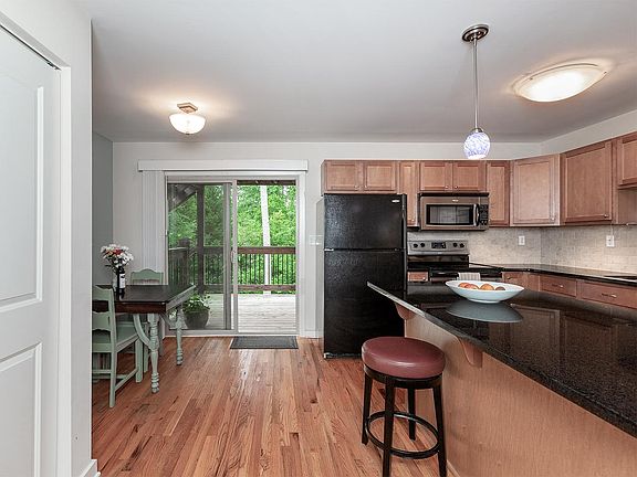 open layout, excellent flow in condo