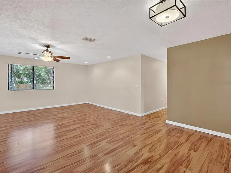 12 Dawson Dr — Photo 7