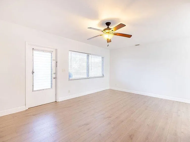 426 NE 7th Ave #2B — Photo 8